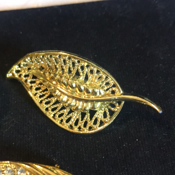 Beautiful gold tone brooch pin lot - Picture 3 of 6